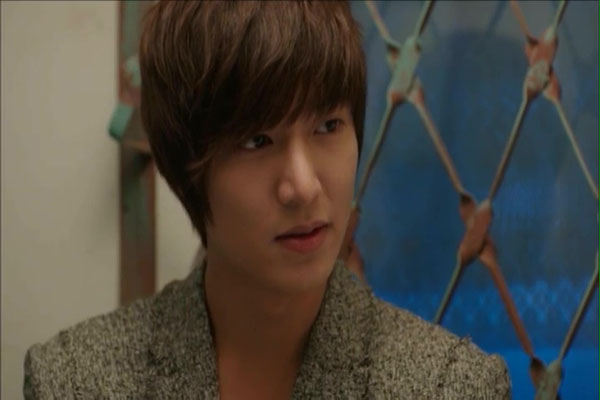 Two Degrees:  City Hunter